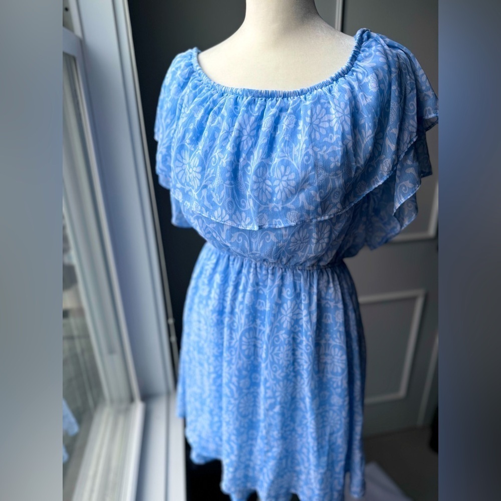 DISNEY DRESS BABY BLUE COLOR SIZE MEDIUM